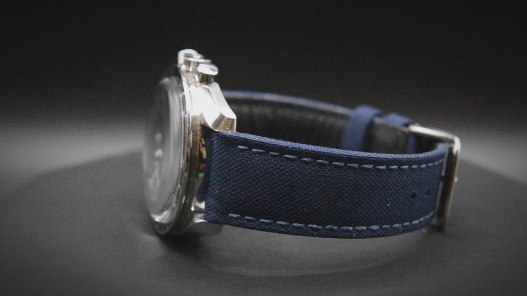 Sailcloth, Cordura military grade watch strap, Quick-release spring bars are installed, lined with Lorica eco-leather by FinWacthStraps®