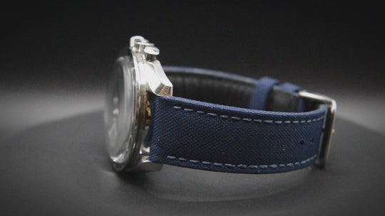 Sailcloth, Cordura military grade watch strap, Quick-release spring bars are installed, lined with Lorica eco-leather by FinWacthStraps®