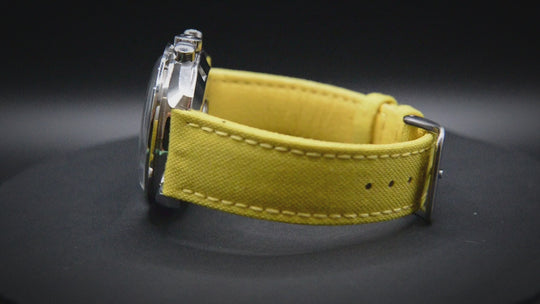 Sailcloth, Cordura military grade watch strap, Quick-release spring bars are installed, lined with Lorica eco-leather by FinWacthStraps®