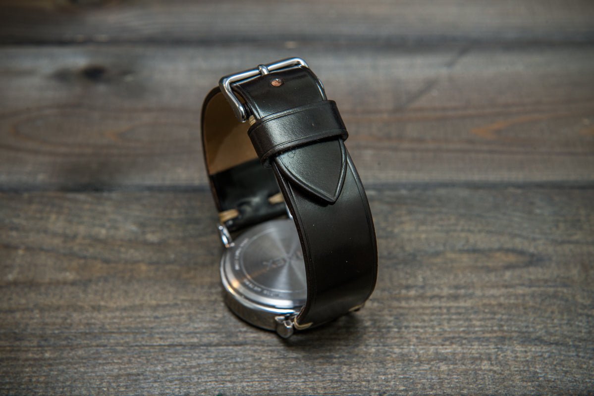 Nomos shell on sale cordovan watch strap