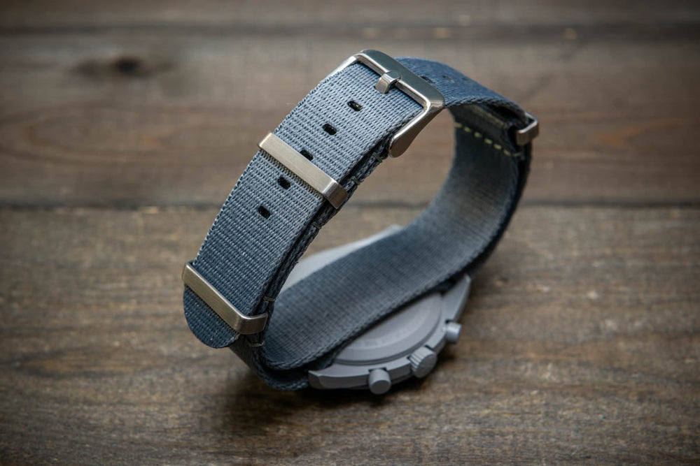 https://finwatchstraps.com/cdn/shop/products/military-nylon-watch-strap-army-style-single-pass-watch-band-by-finwatchstrapswatch-lugs-20-mm22-mmfinwatchstraps-117671_1000x.jpg?v=1698006380
