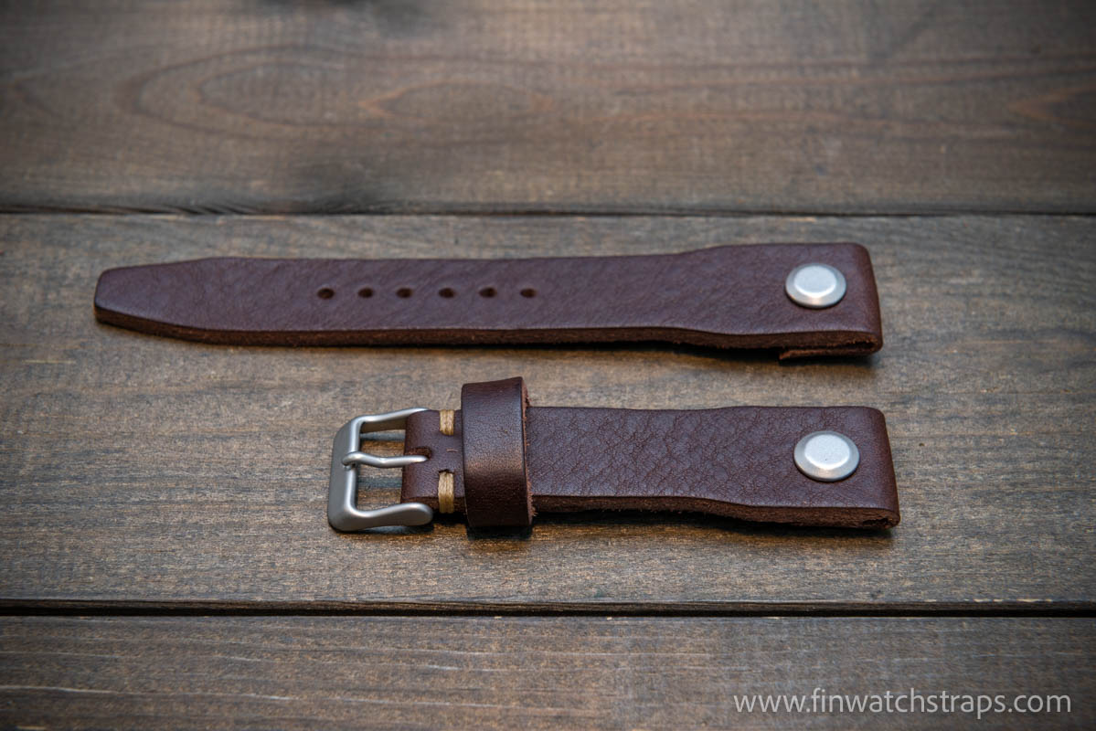 Open-ended leather watch strap with Chicago screws. Pilot style