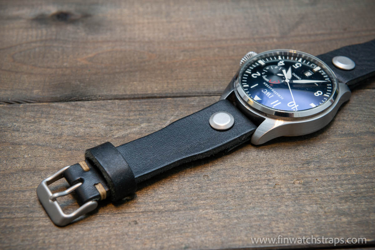 ミッドセンチュリー ハンド オブジェ ハンドシグナル Open-ended leather watch strap with Chicago screws. Pilot style