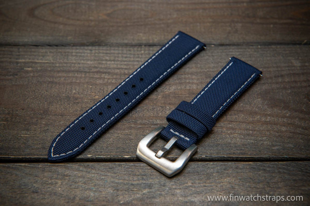 Sailcloth water-resistant watch strap 17-24 mm.